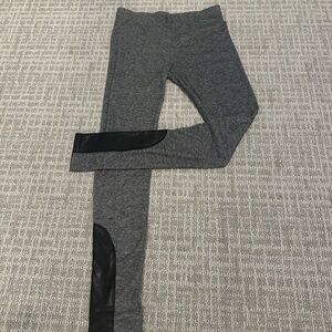 T2 LOVE Soft Leggings in Heather Gray with Black Patches - Girls Size 14